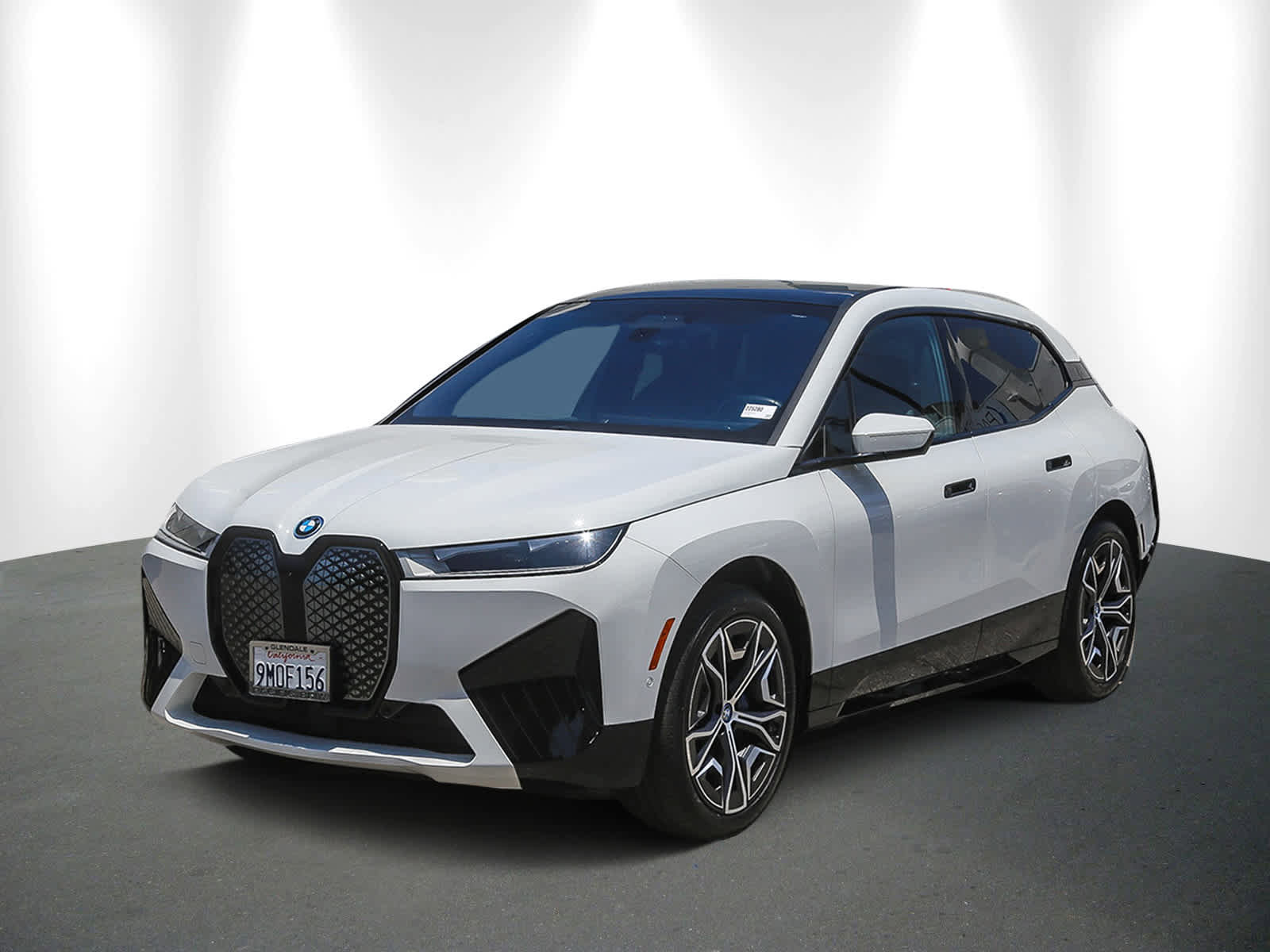 Used 2025 BMW iX xDrive50 image 3