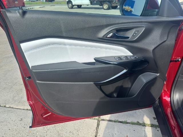 New 2025 Chevrolet Trax LT image 11