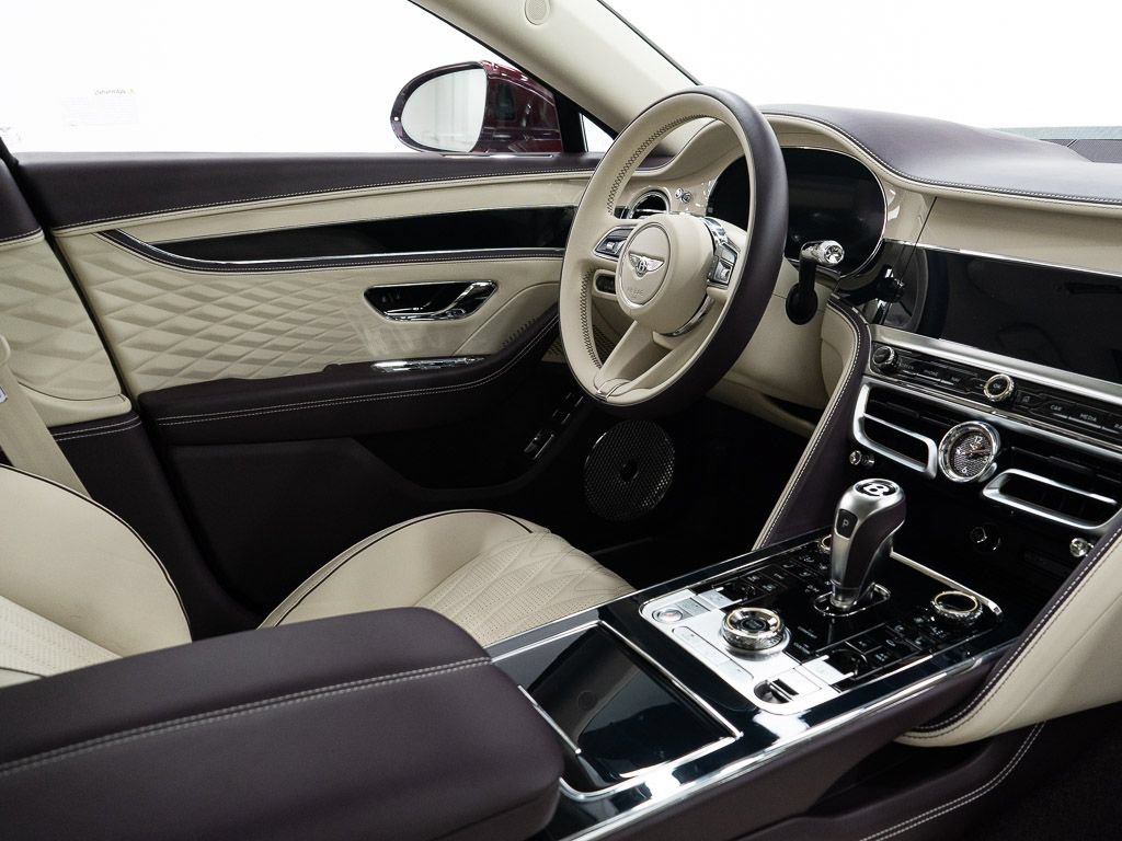 Used 2026 Bentley Flying Spur Plug-In Hybrid AWD/4WD image 29