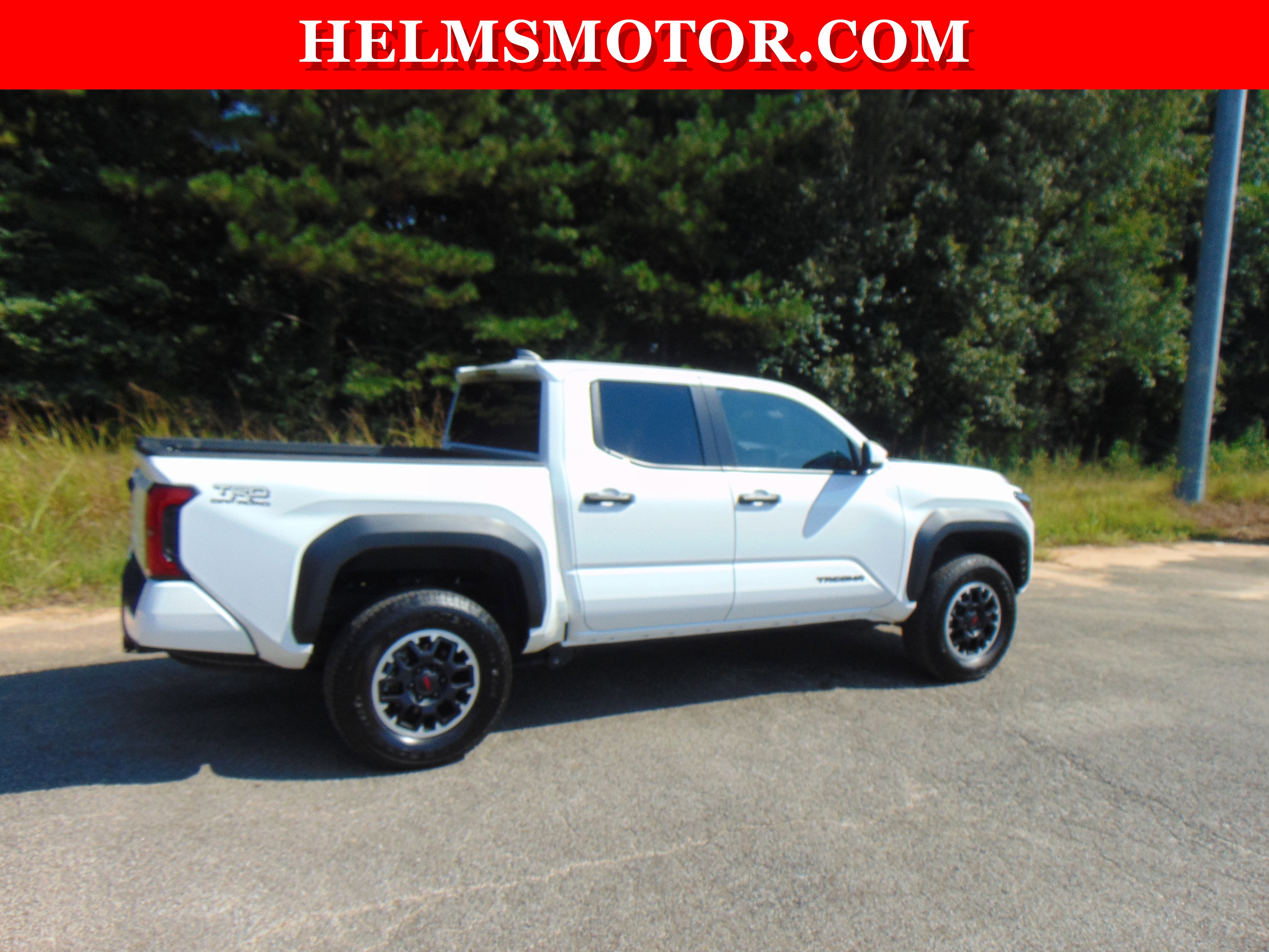 Used 2024 Toyota Tacoma TRD Off-Road image 10