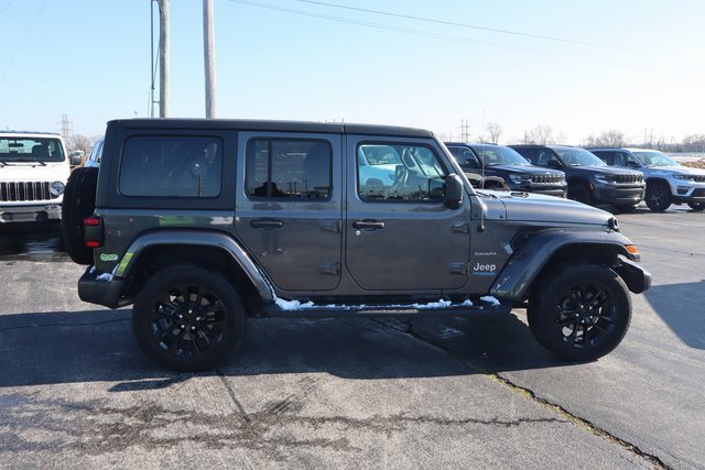 Used 2022 Jeep Wrangler Unlimited Sahara w/ Cold Weather Group image 3
