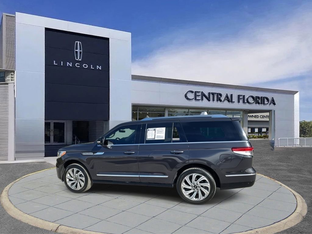 Used 2024 Lincoln Navigator Reserve image 7