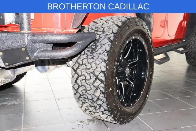 Used 2016 Jeep Wrangler Unlimited Rubicon w/ Connectivity Group image 14