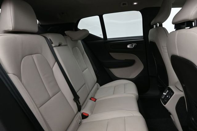 Used 2023 Volvo XC40 B5 Plus w/ Protection Package Premier AWD/4WD image 31