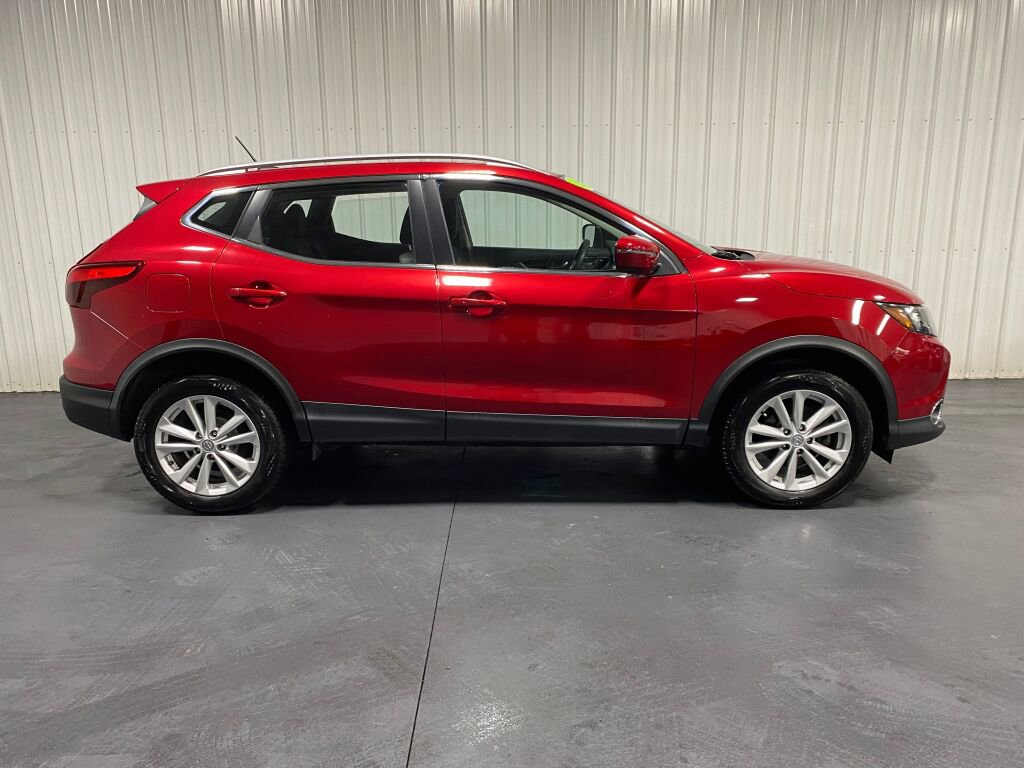 Used 2018 Nissan Rogue Sport SV w/ SV All-Weather Package AWD/4WD image 18
