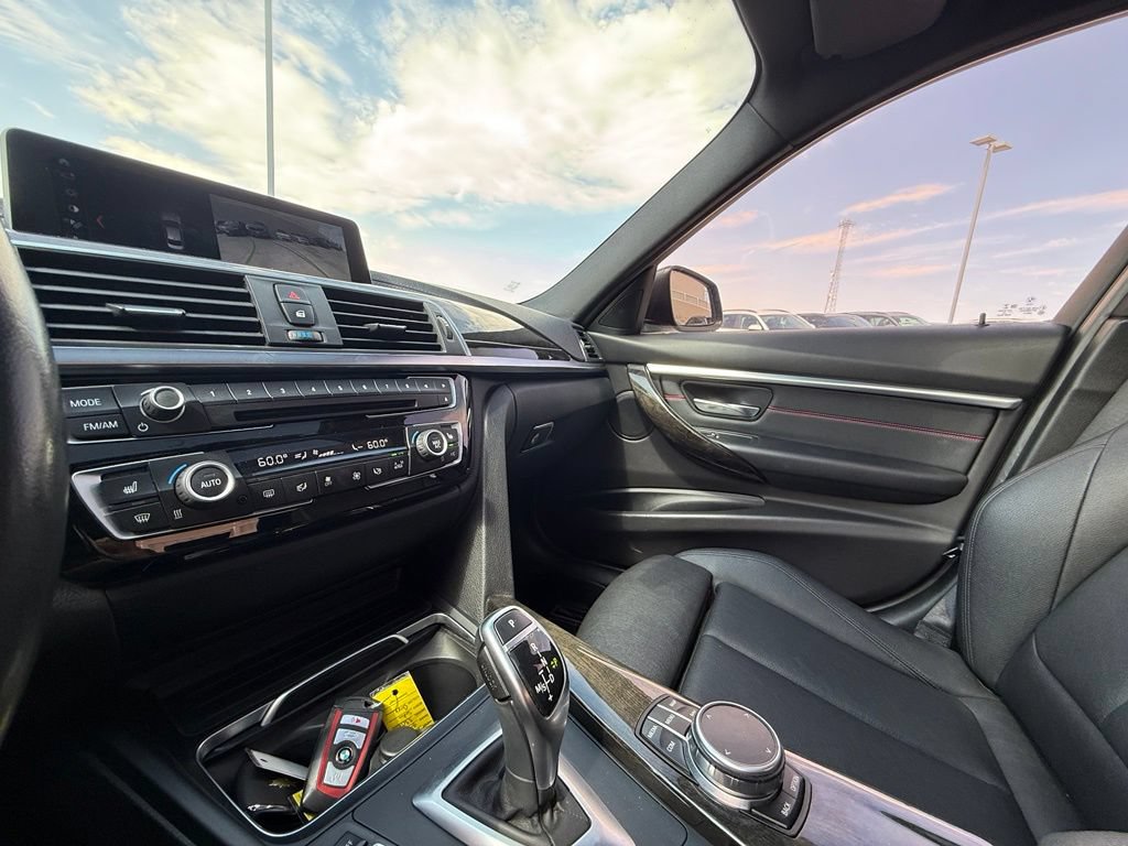 Used 2018 BMW 330i Sedan RWD image 11
