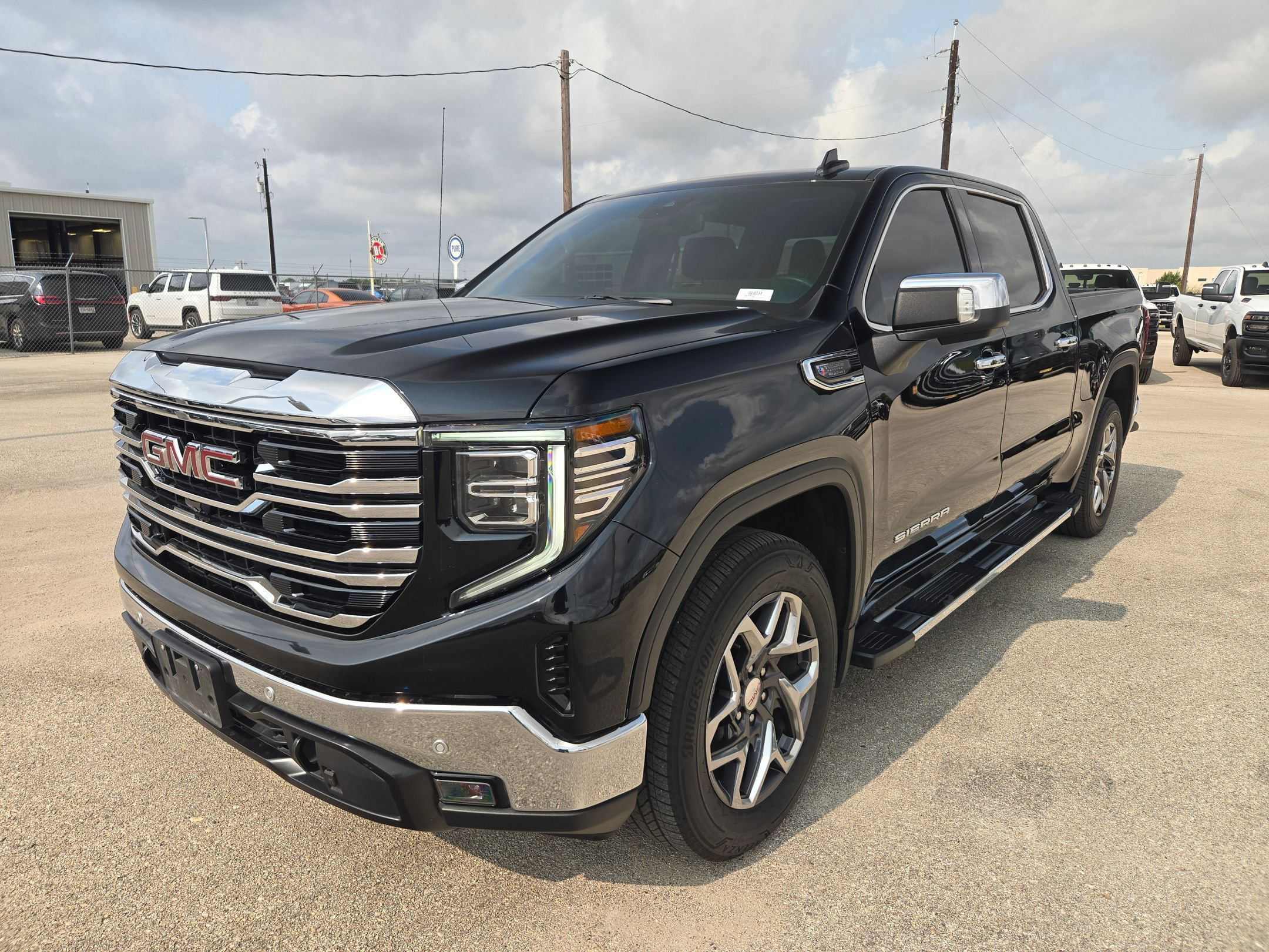 Used 2024 GMC Sierra 1500 SLT RWD image 7