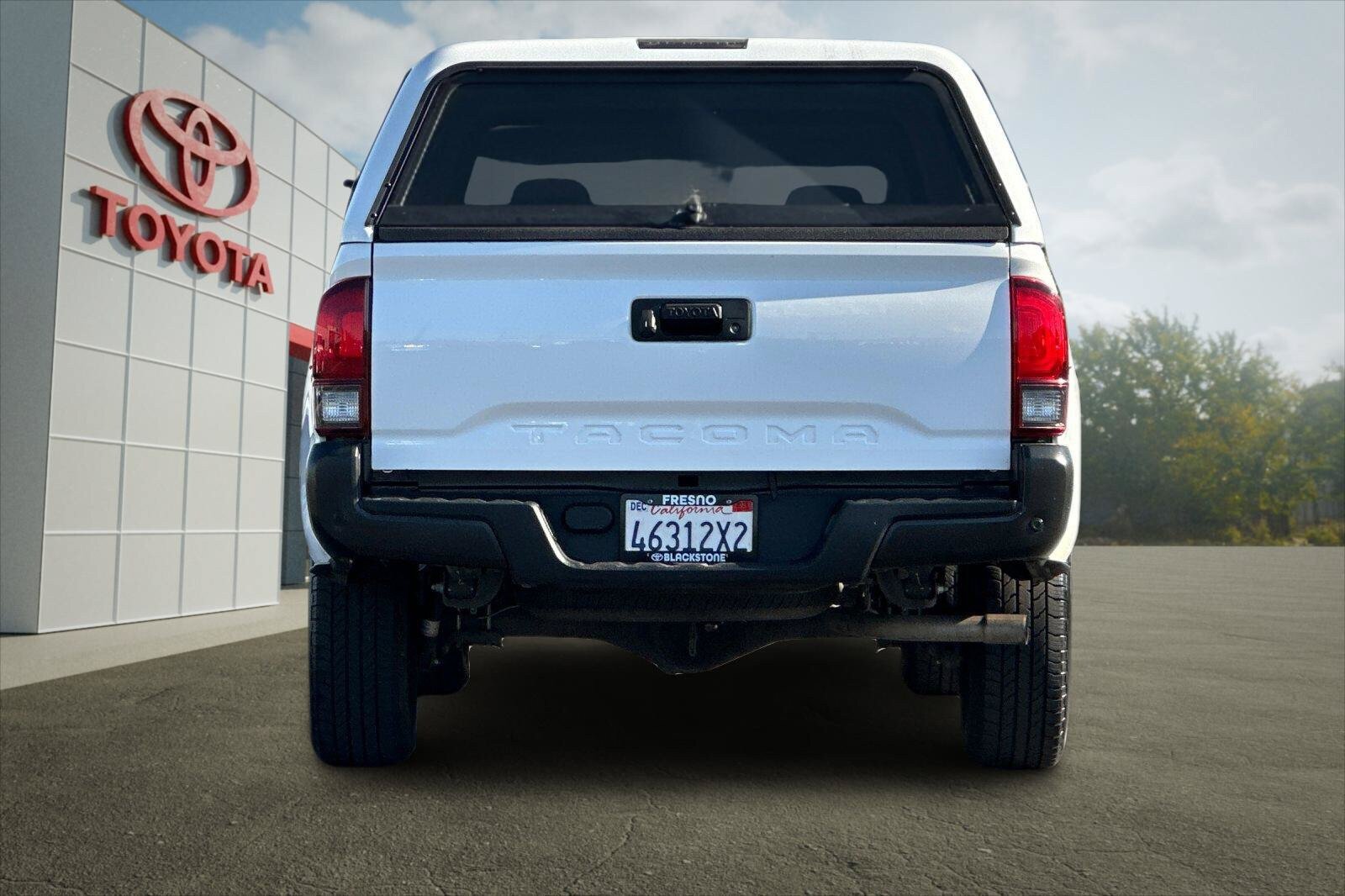 Used 2020 Toyota Tacoma SR RWD image 4