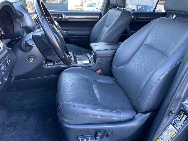 Used 2022 Lexus GX 460 Premium w/ Accessory Package image 6