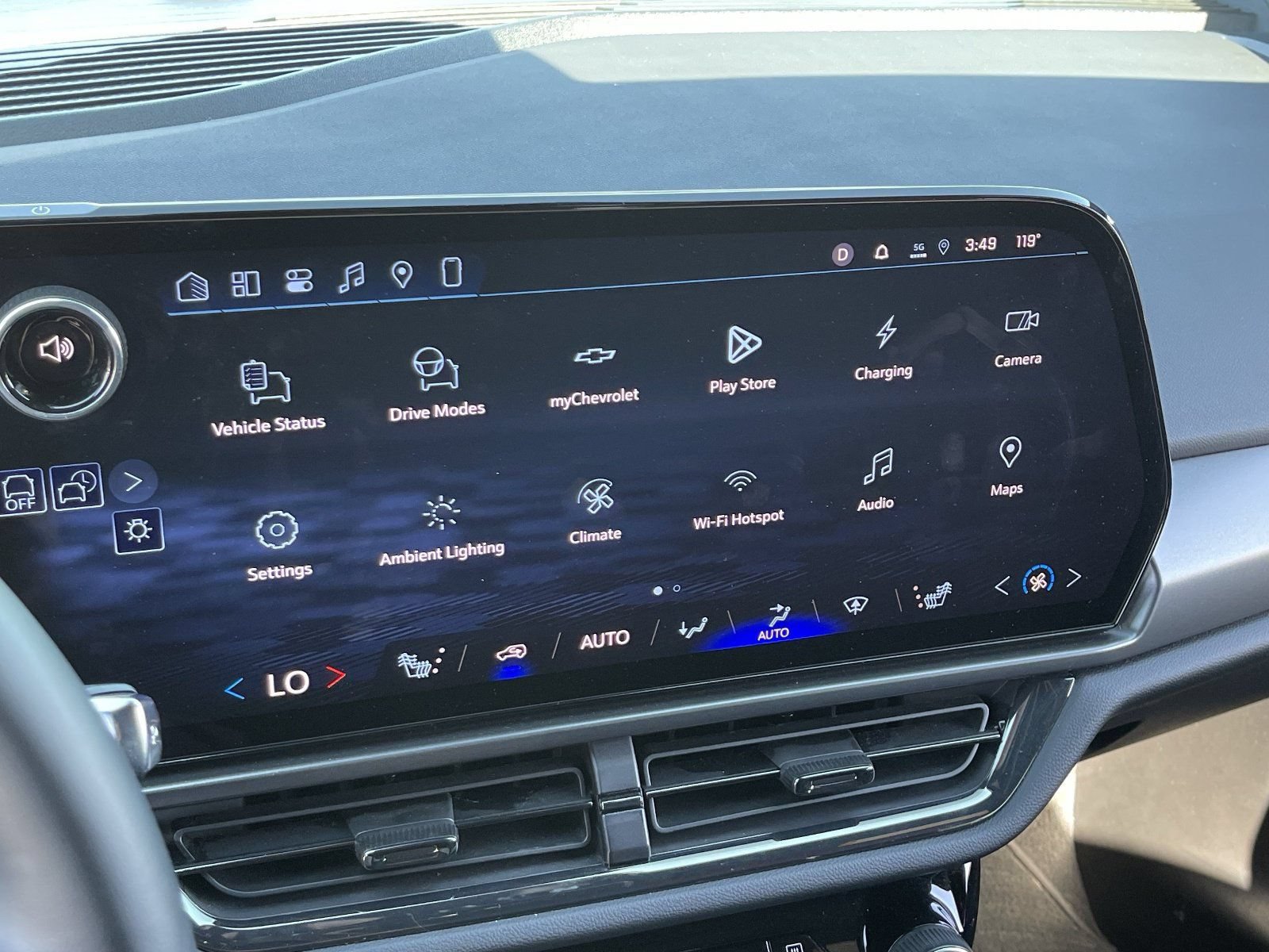 Certified 2024 Chevrolet Equinox EV RS FWD image 29