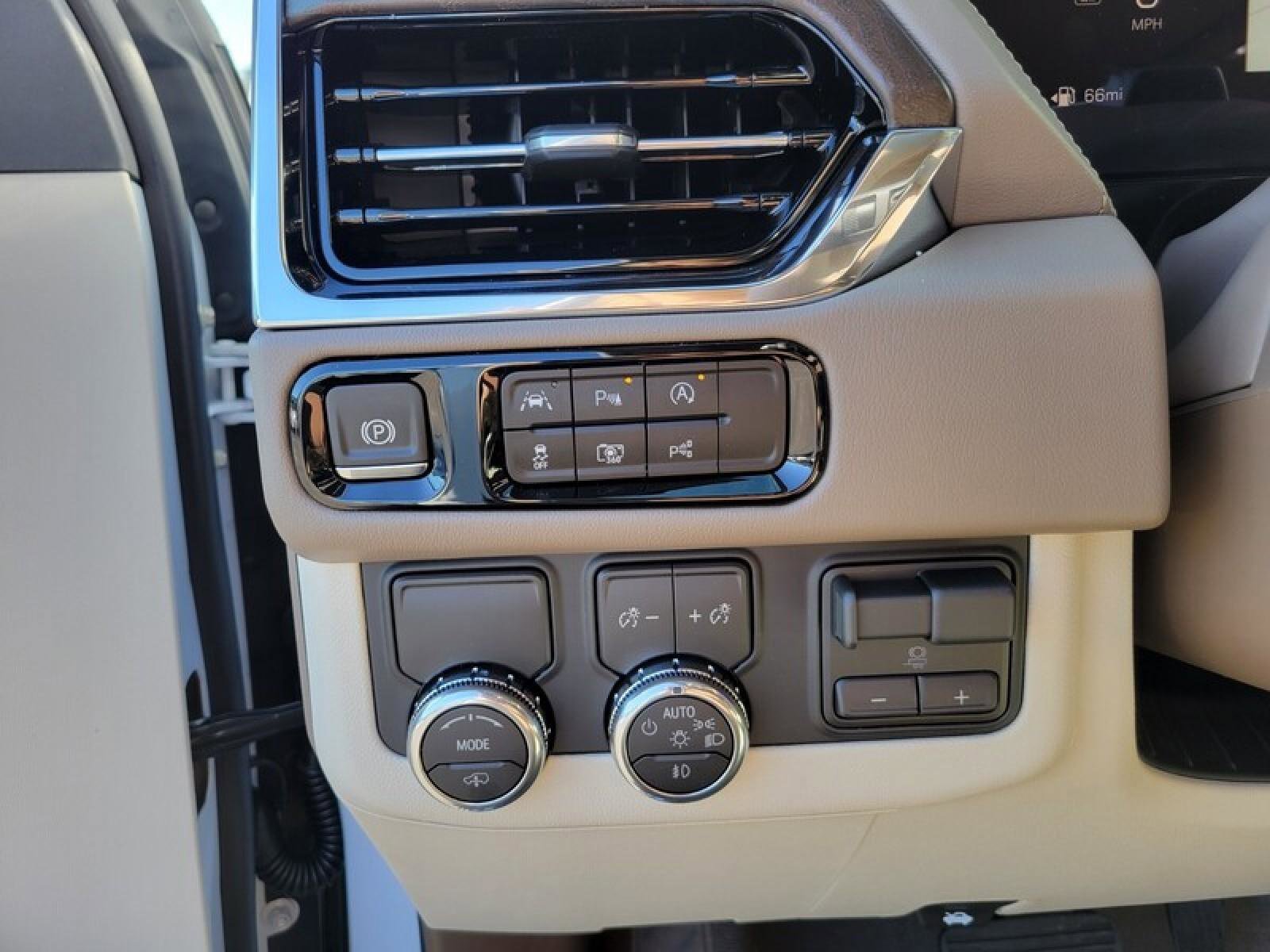 New 2026 GMC Yukon XL Denali w/ Denali Reserve Package image 15