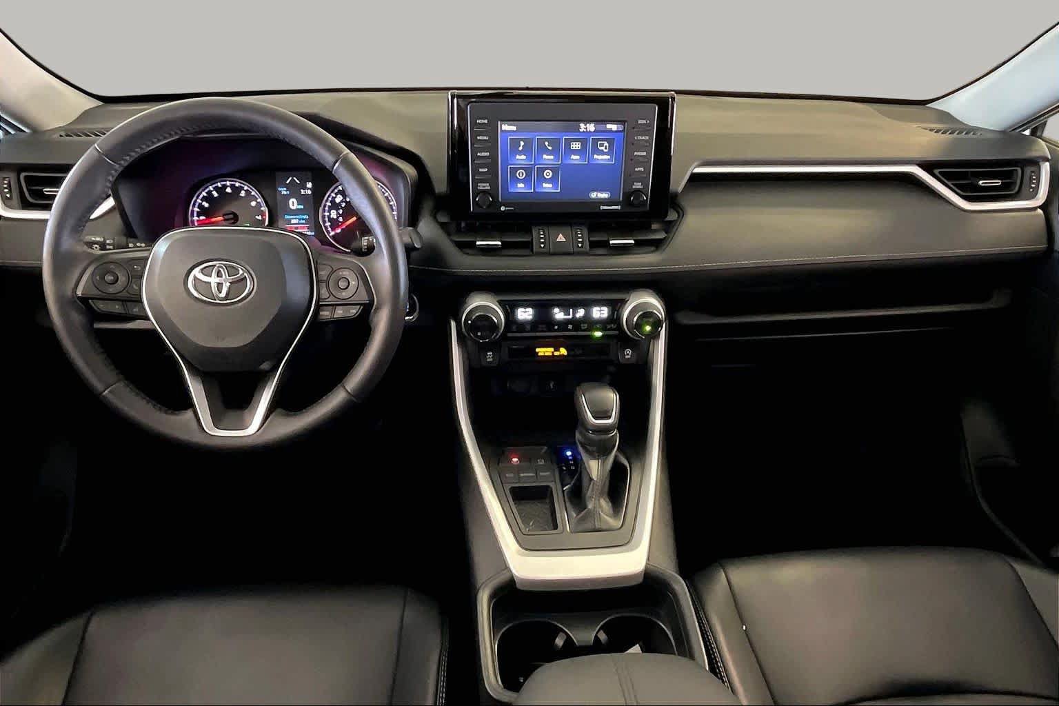 Used 2020 Toyota RAV4 XLE Premium FWD image 14