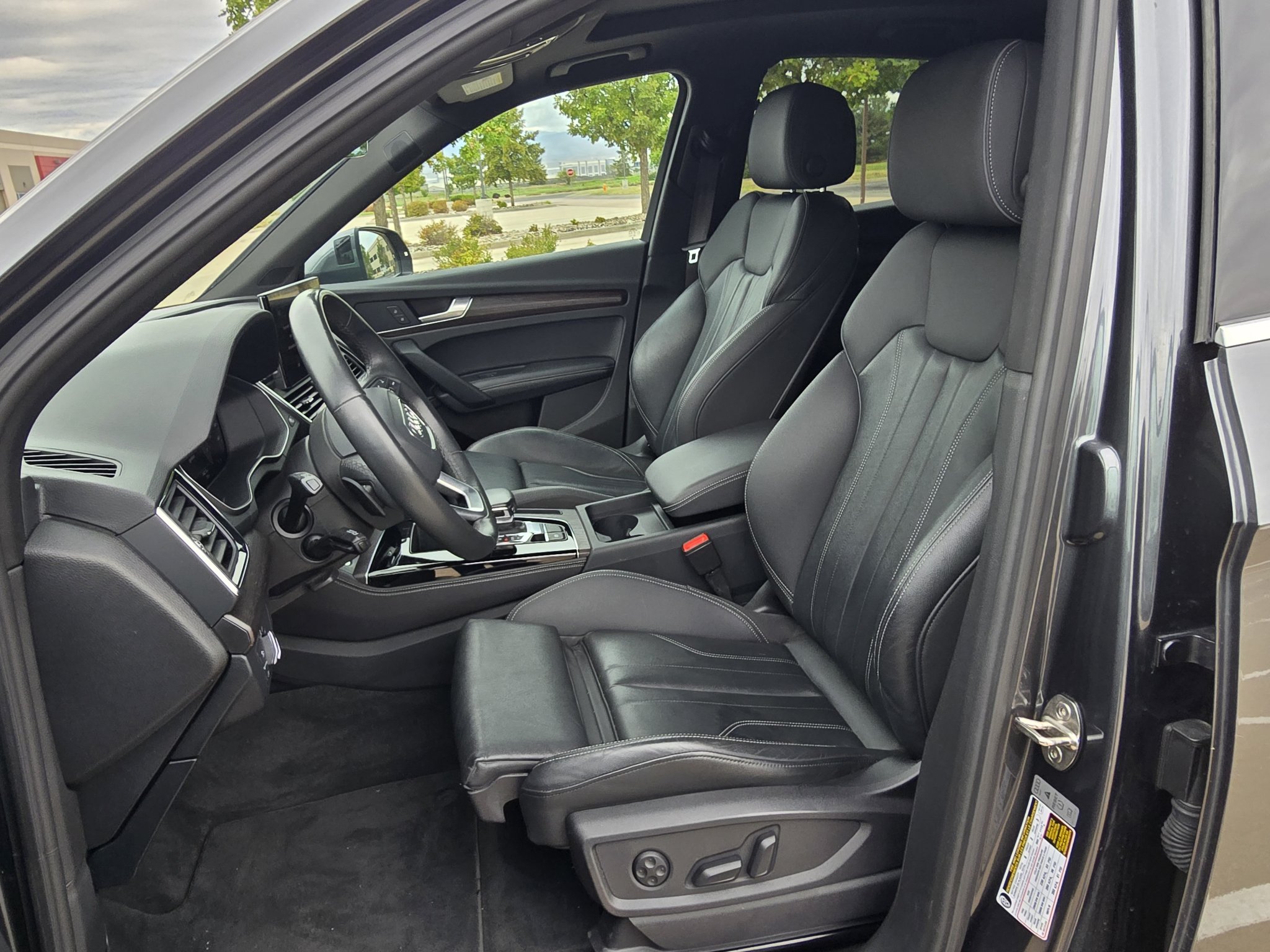 Used 2023 Audi Q5 2.0T Premium Plus w/ Premium Plus Package AWD/4WD image 14
