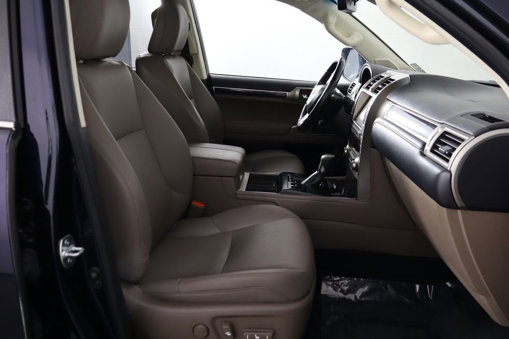 Used 2021 Lexus GX 460 Premium w/ Premium Package image 19