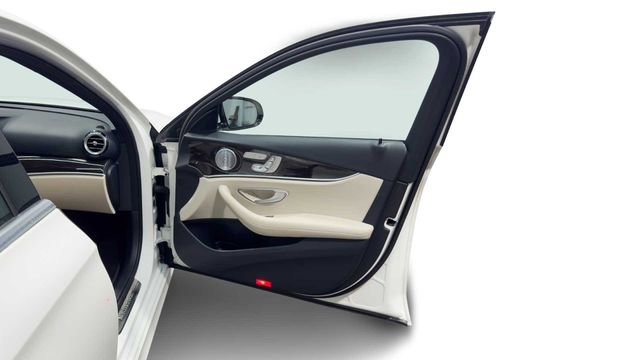 Used 2019 Mercedes-Benz E 300 image 9