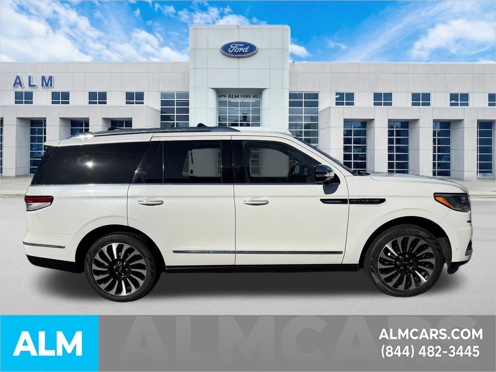 Used 2023 Lincoln Navigator Black Label AWD/4WD image 5