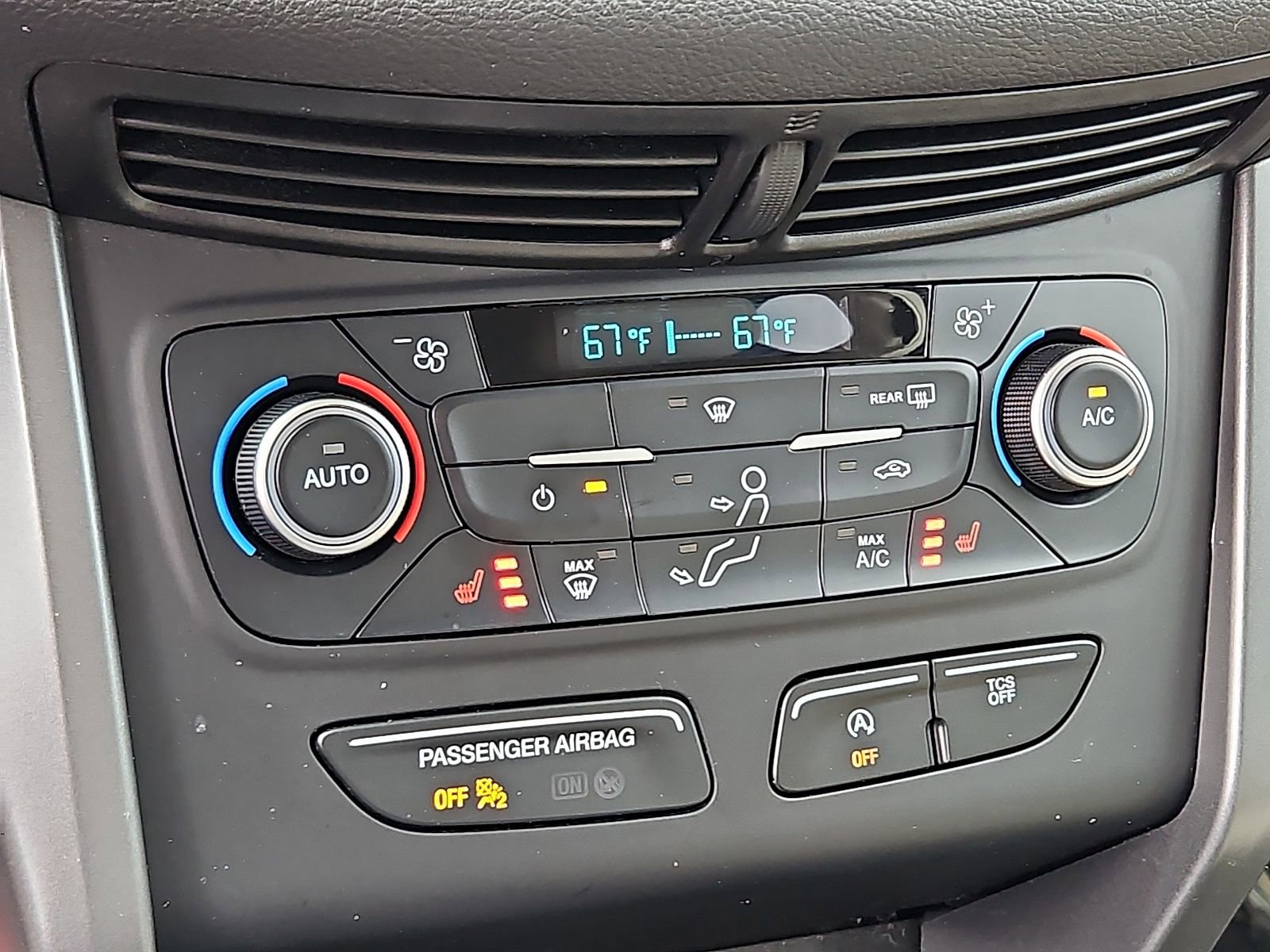 Used 2018 Ford Escape SEL image 16