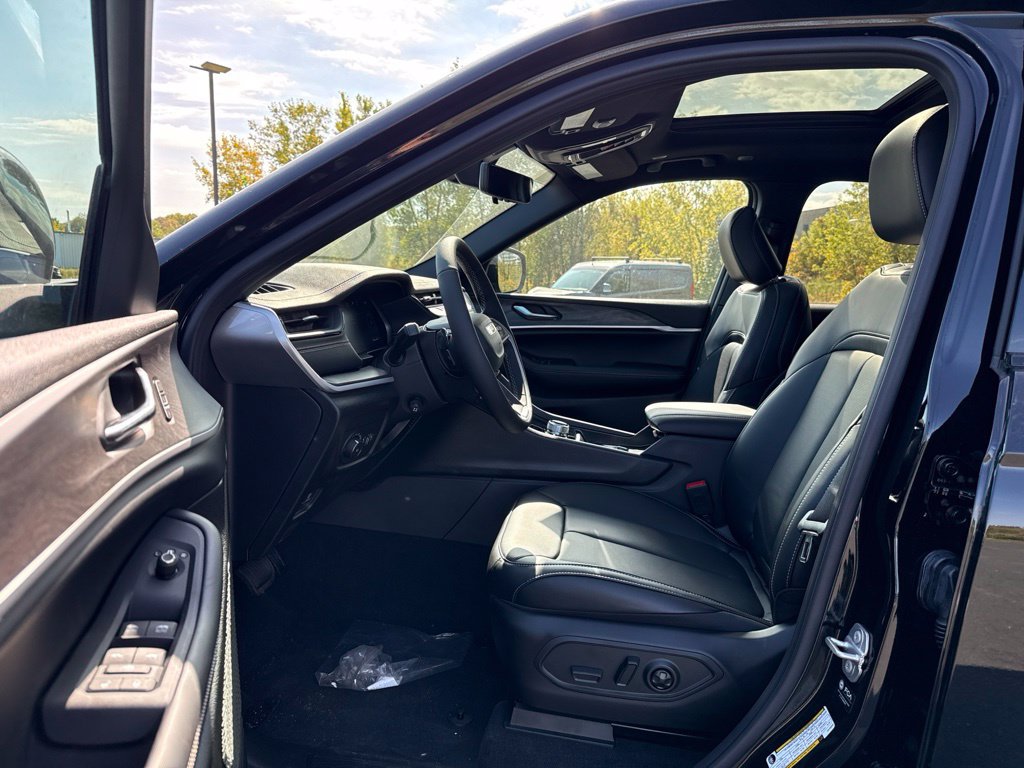 New 2027 Jeep Grand Cherokee L Limited AWD/4WD image 27
