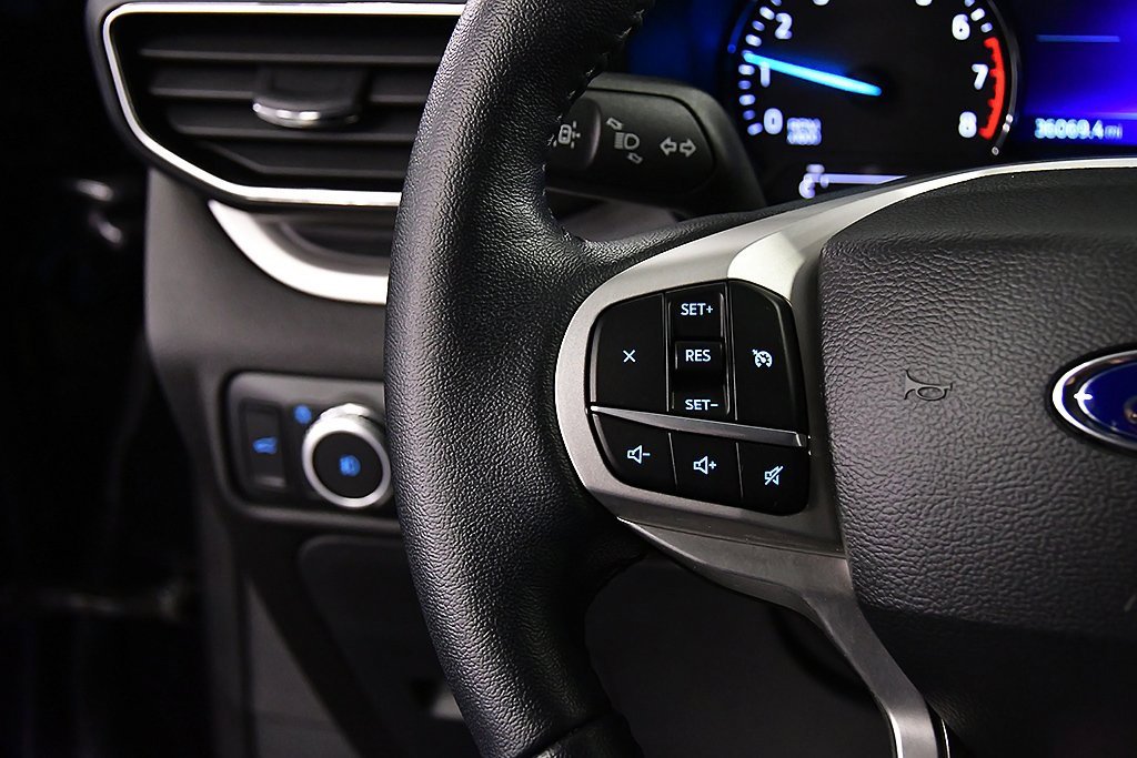 Used 2022 Ford Explorer XLT w/ Equipment Group 202A image 21