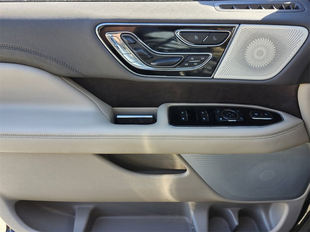 Certified 2022 Lincoln Navigator Reserve image 28