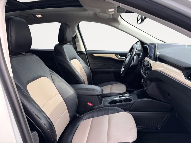 Used 2021 Ford Escape Titanium w/ Titanium Premium Package FWD image 15