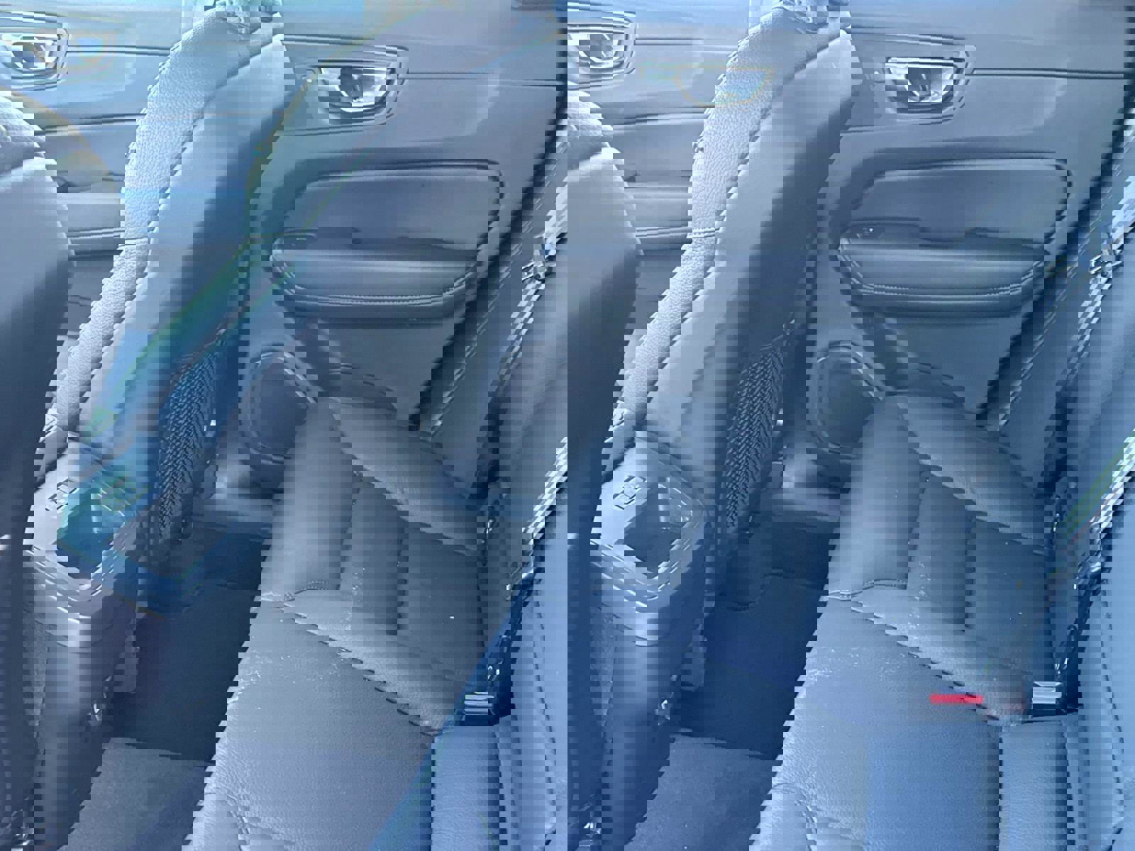 Used 2025 Volvo XC60 B5 Plus image 12