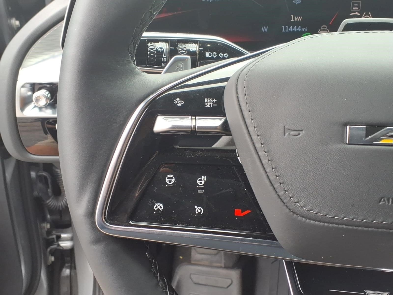 Used 2026 Cadillac Lyriq V AWD/4WD image 21