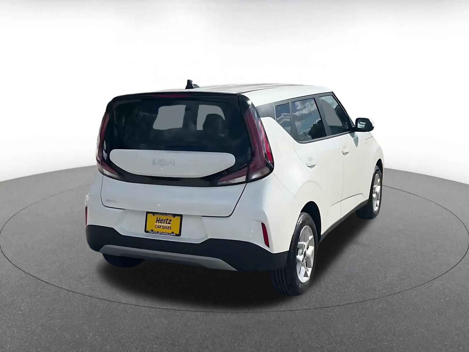Used 2025 Kia Soul LX w/ LX Technology Package FWD image 14