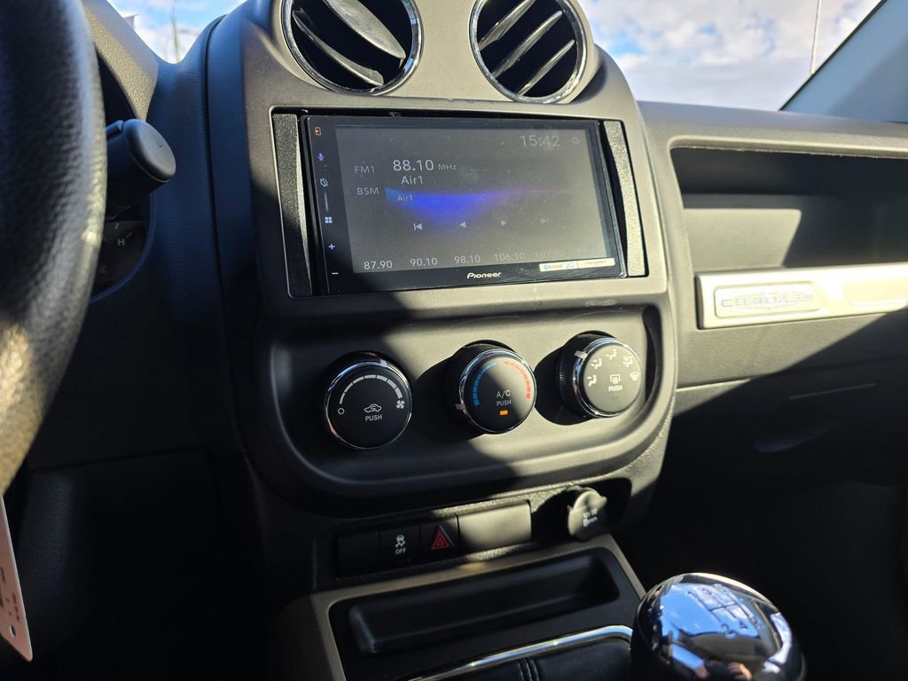 Used 2014 Jeep Compass Sport w/ Power Value Group image 17