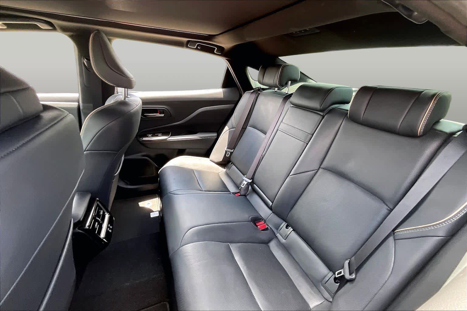 Used 2024 Toyota Crown Platinum AWD/4WD image 21