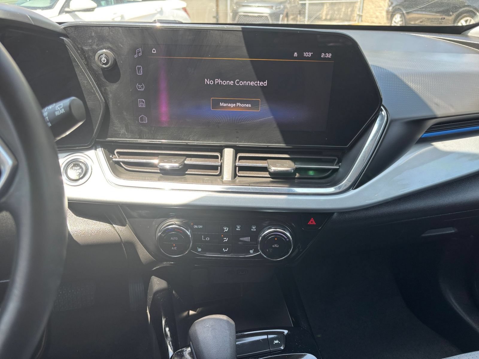 Used 2025 Chevrolet Trax LT w/ LT Convenience Package FWD image 16