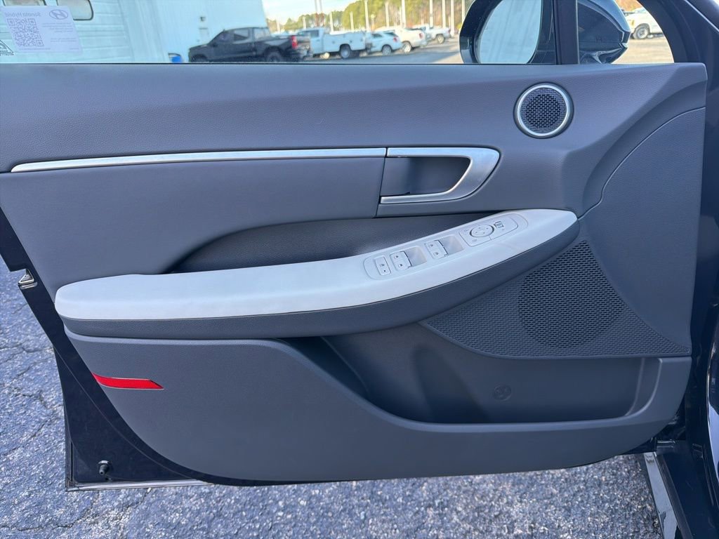 Used 2025 Hyundai Sonata SEL image 12
