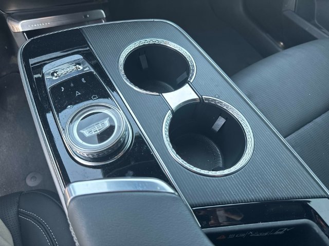 Certified 2024 Cadillac Lyriq Luxury AWD/4WD image 24