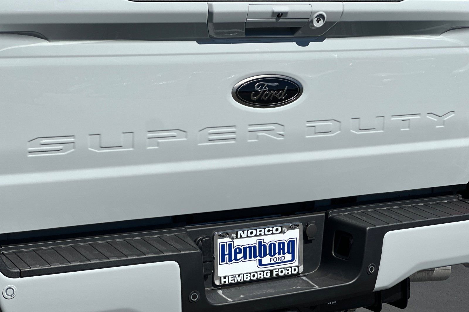 New 2026 Ford F250 Lariat w/ Black Appearance Package image 26