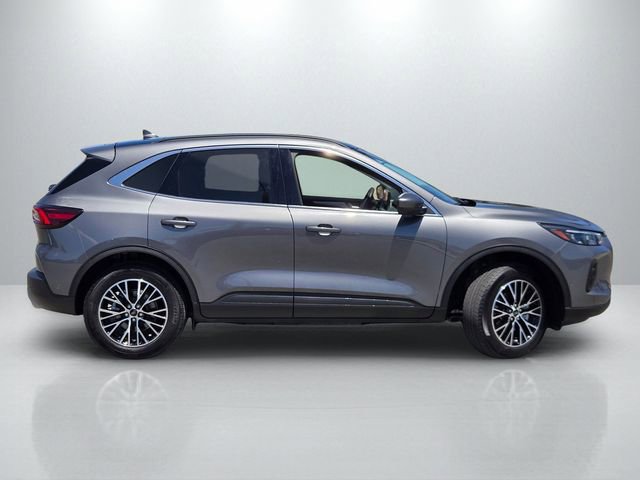 Used 2024 Ford Escape SE w/ PHEV Premium Package FWD image 3