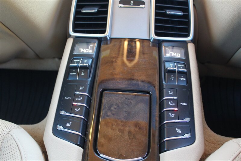 Used 2015 Porsche Panamera 4 AWD/4WD image 9