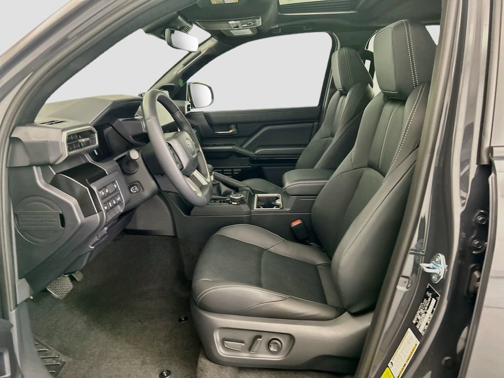 Used 2026 Toyota 4Runner Limited AWD/4WD image 18