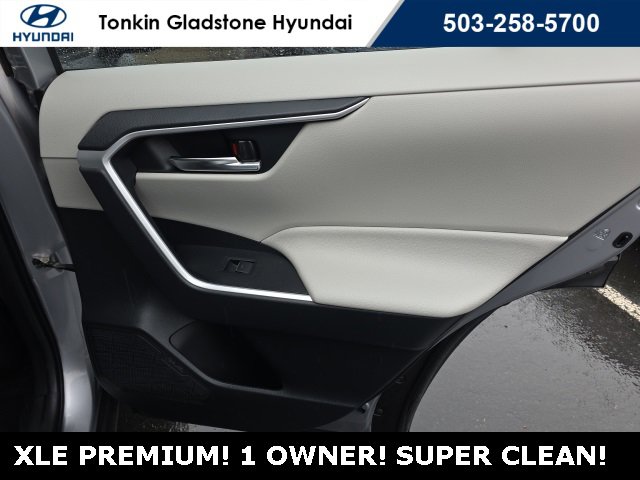 Used 2022 Toyota RAV4 XLE Premium image 23