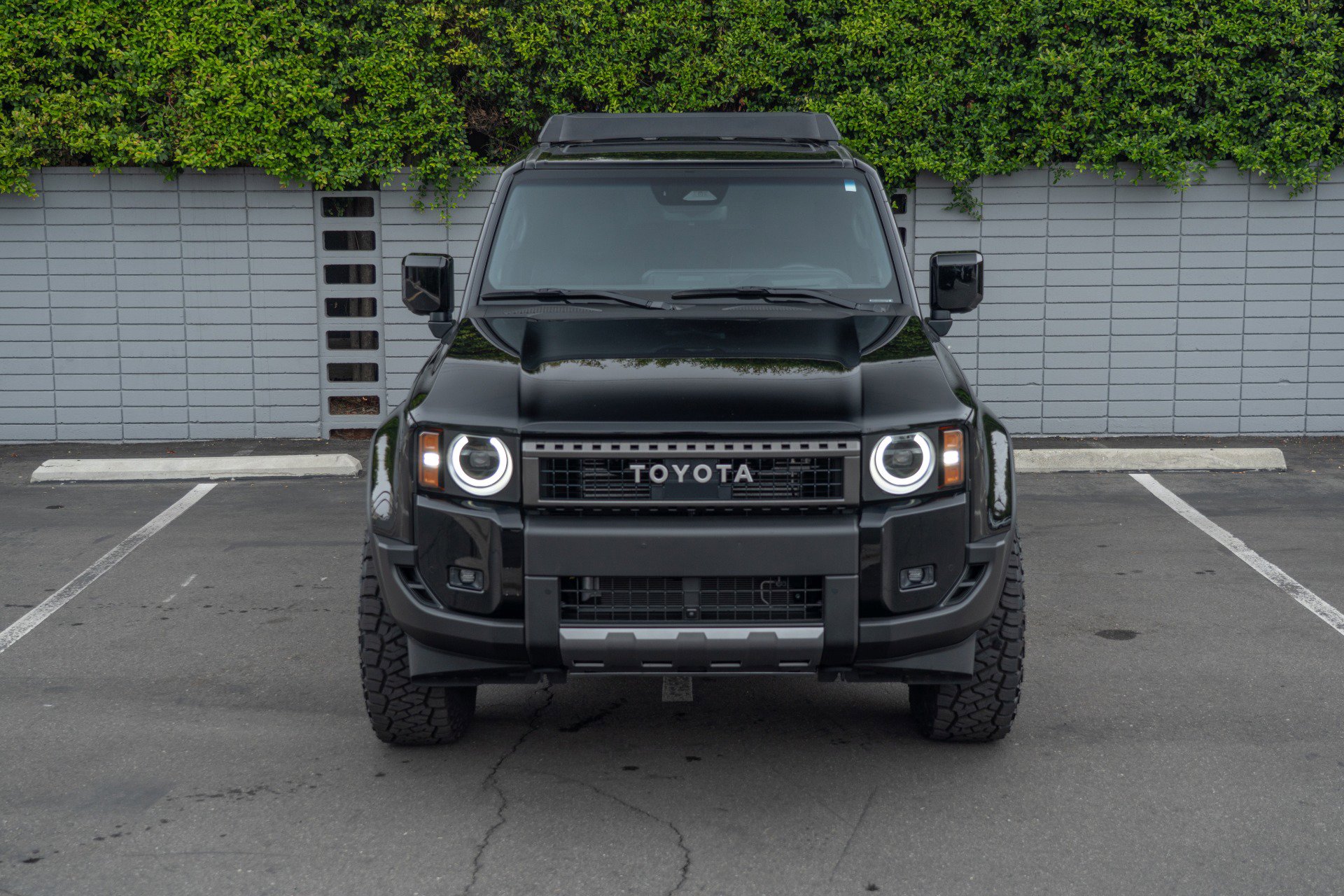 Used 2024 Toyota Land Cruiser image 2