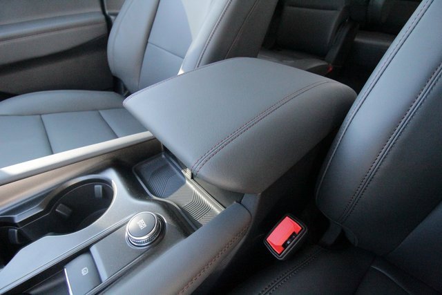New 2025 Ford Explorer Active w/ Active Comfort Package image 31