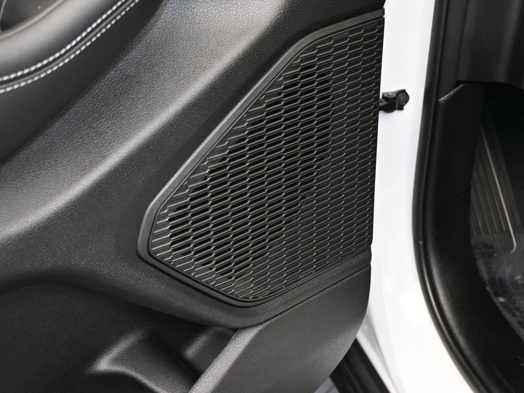 Used 2025 Jeep Grand Cherokee Altitude image 14