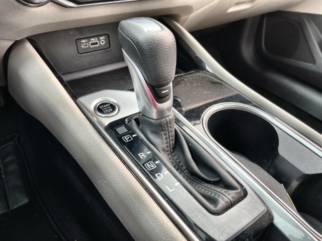 Used 2024 Nissan Altima 2.5 SV FWD image 27