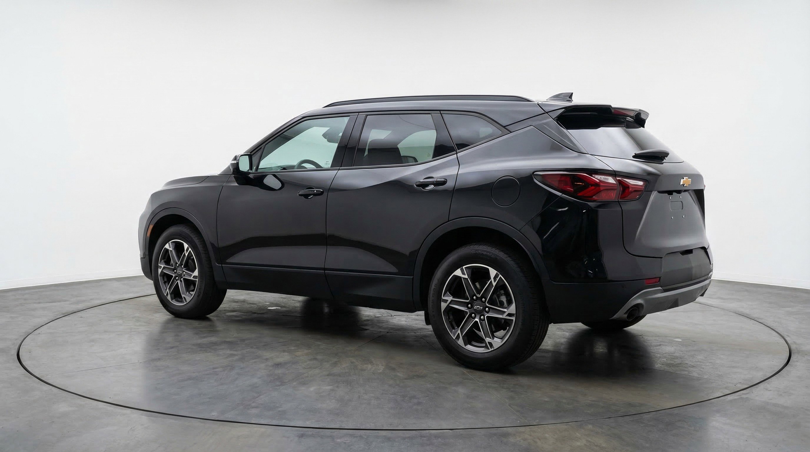 Used 2025 Chevrolet Blazer LT FWD image 6