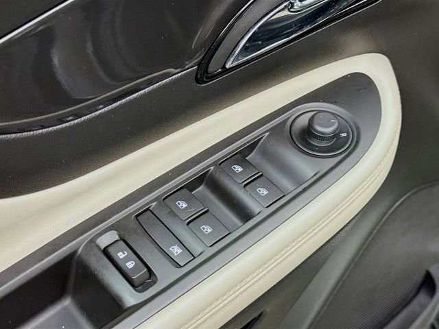 Used 2020 Buick Encore Preferred image 18