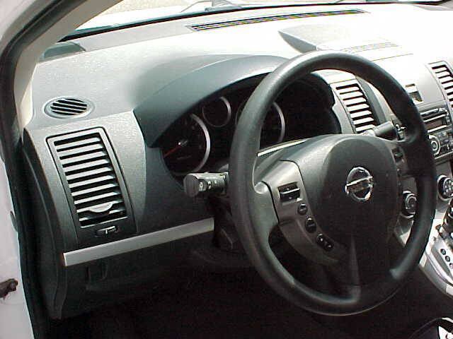Used 2010 Nissan Sentra 2.0 SR FWD image 19