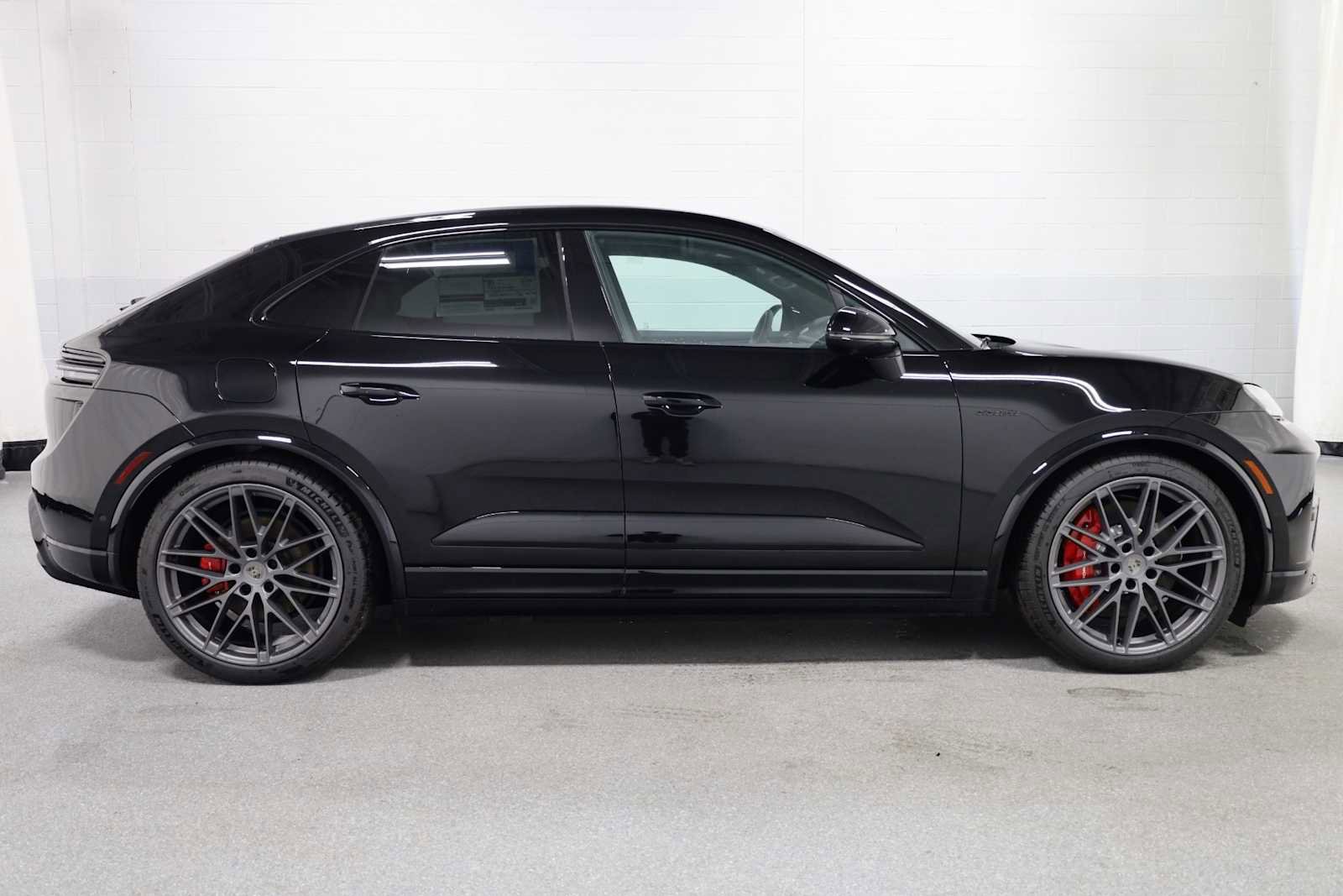 New 2025 Porsche Macan Turbo Electric image 10