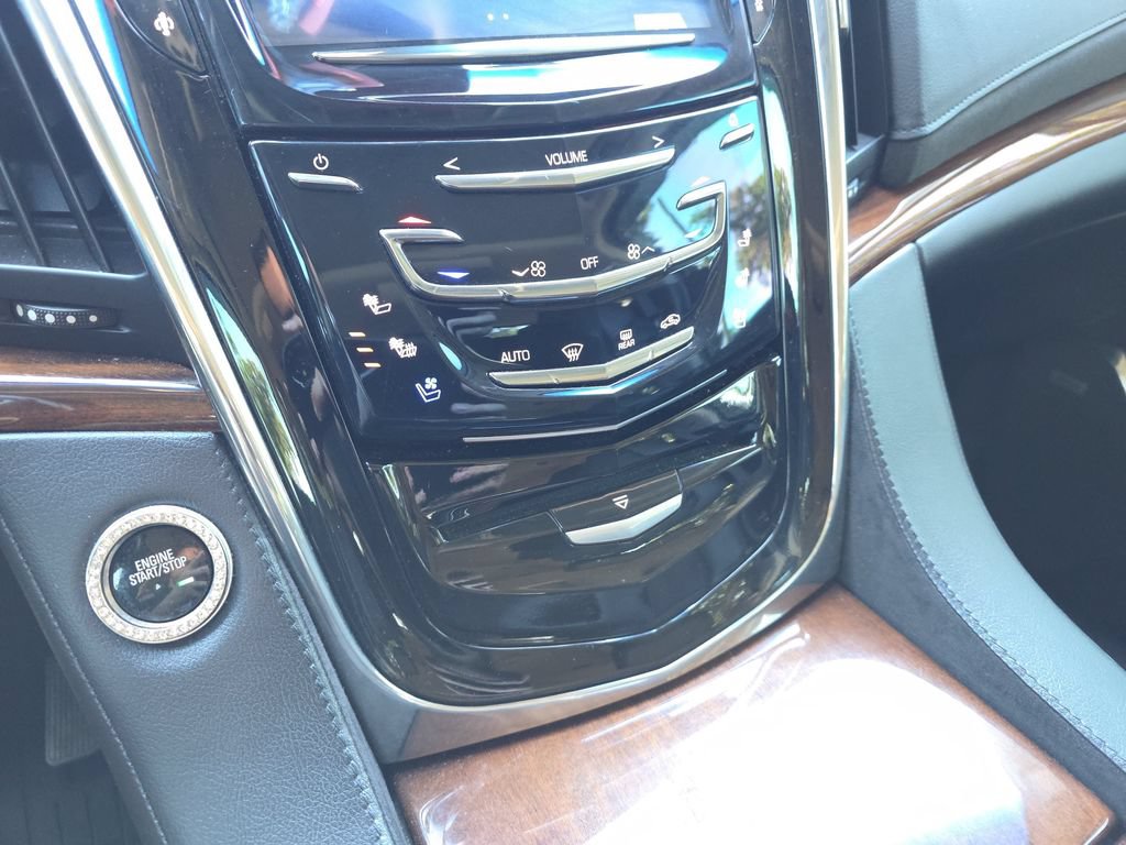 Used 2015 Cadillac Escalade Premium AWD/4WD image 23