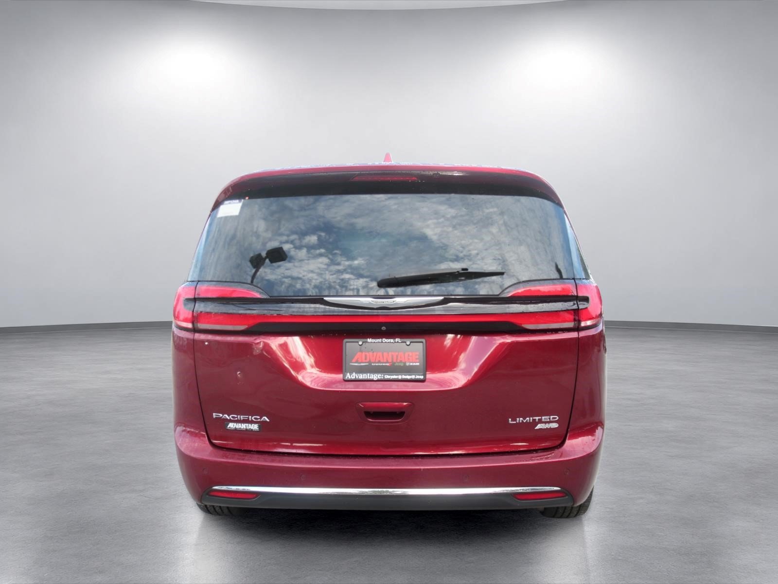 Used 2021 Chrysler Pacifica Limited w/ Premium & Safety Sphere Group AWD/4WD image 6