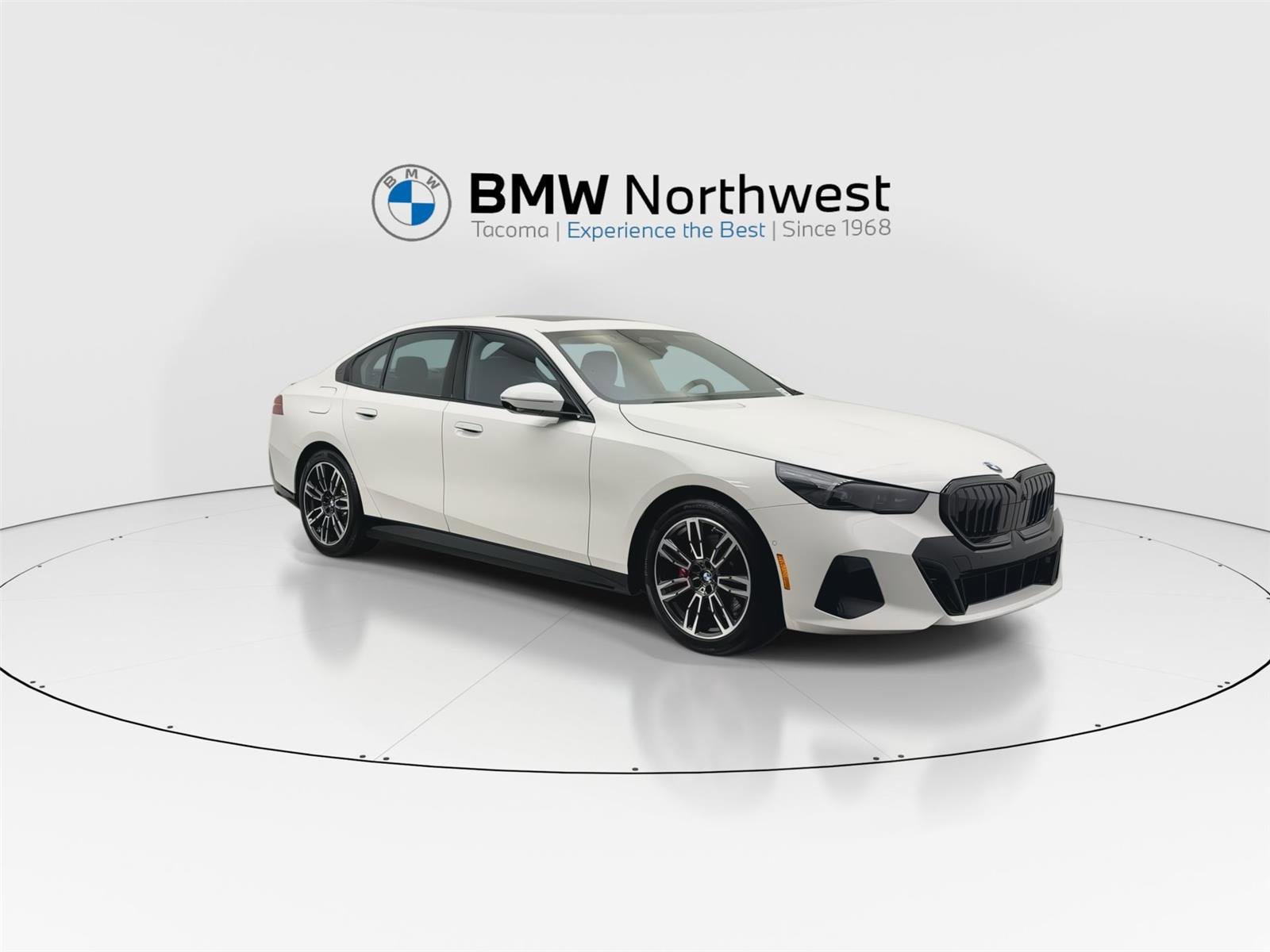 Used 2025 BMW 530i xDrive w/ M Sport Package AWD/4WD image 6