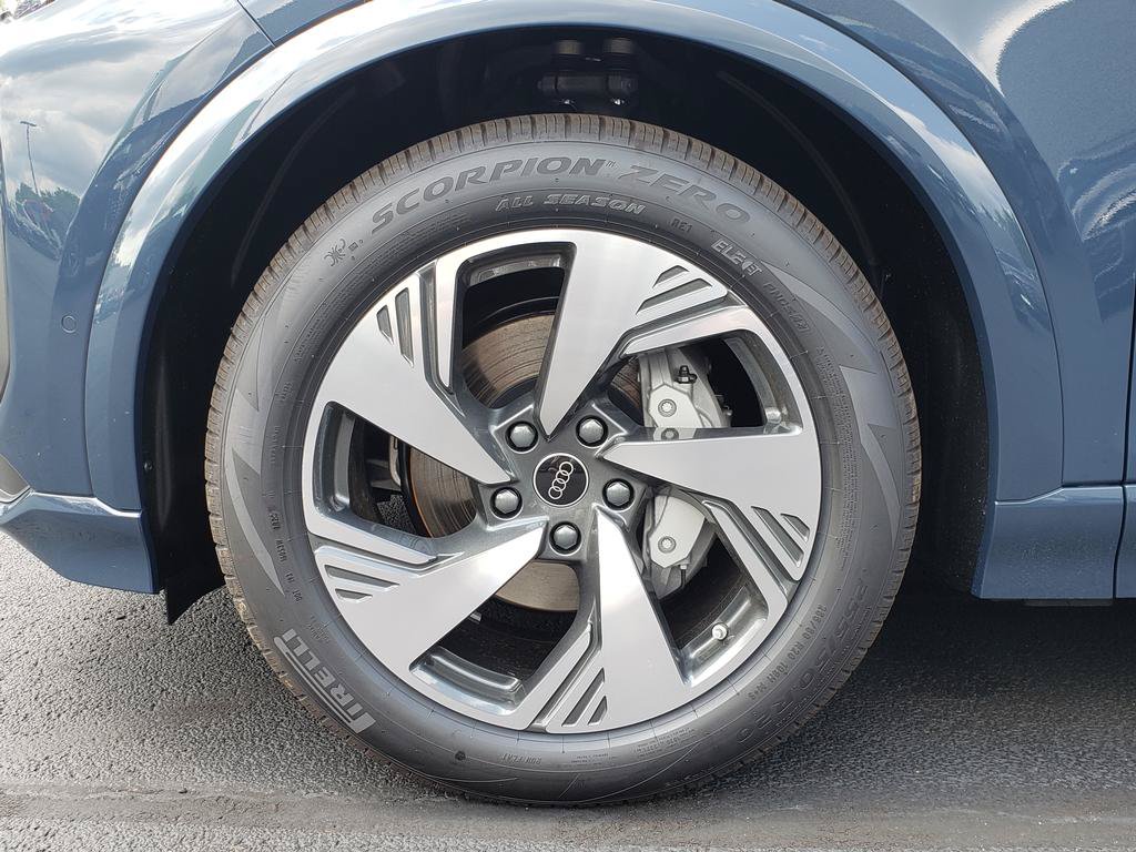 New 2027 Audi Q6 e-tron Prestige AWD/4WD image 12